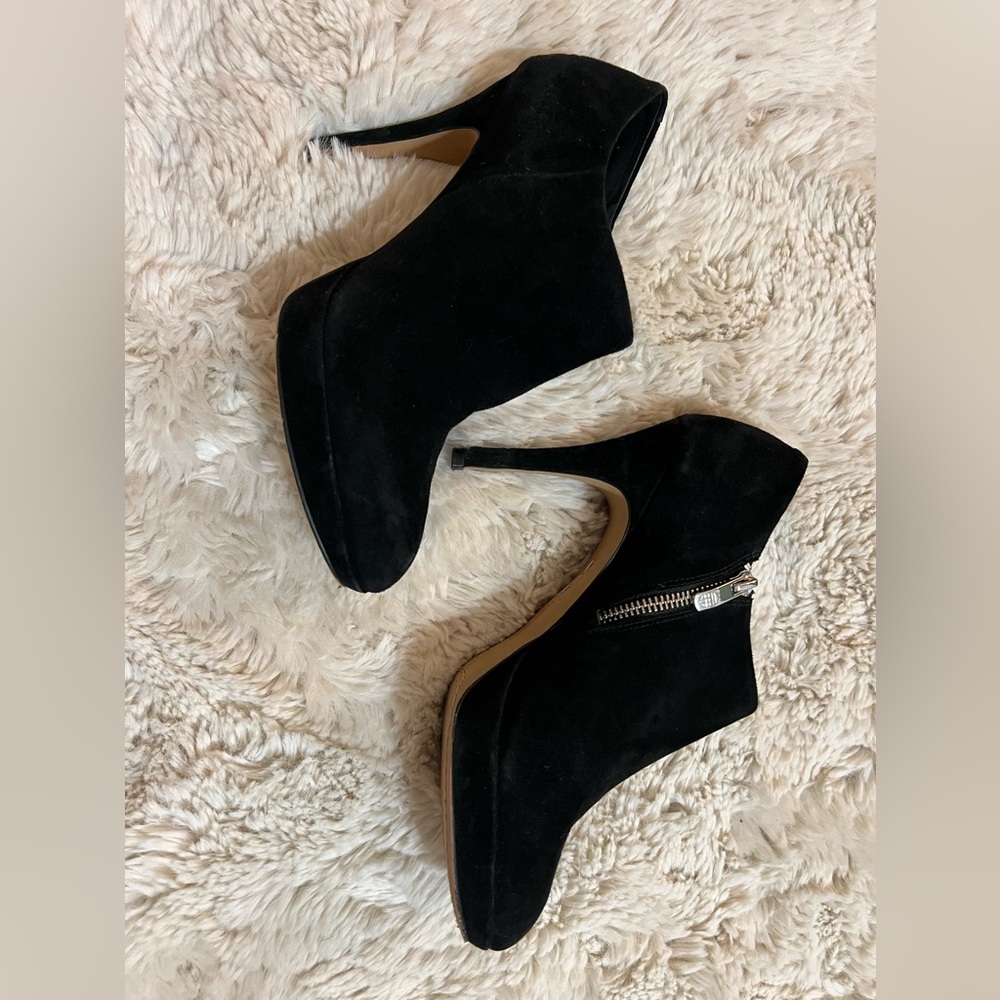 Vince Camuto suede booties size 37.5